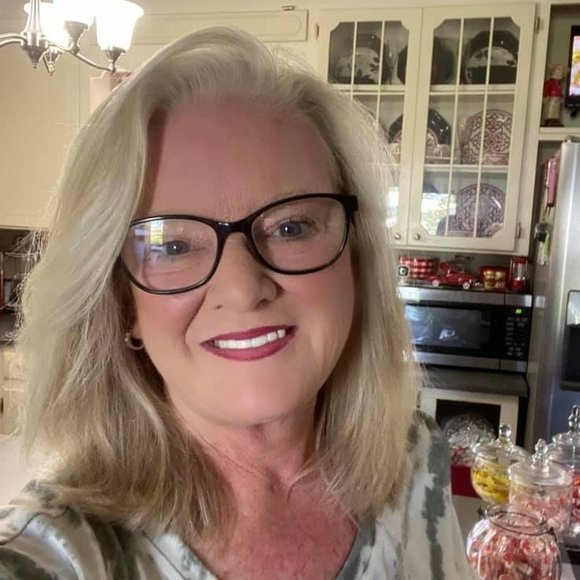 Meet your Posher, Clarice - Picture 1 of 1